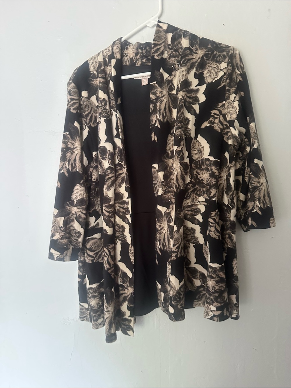 Roz & Ali Black and Cream Floral Open Front Blouse